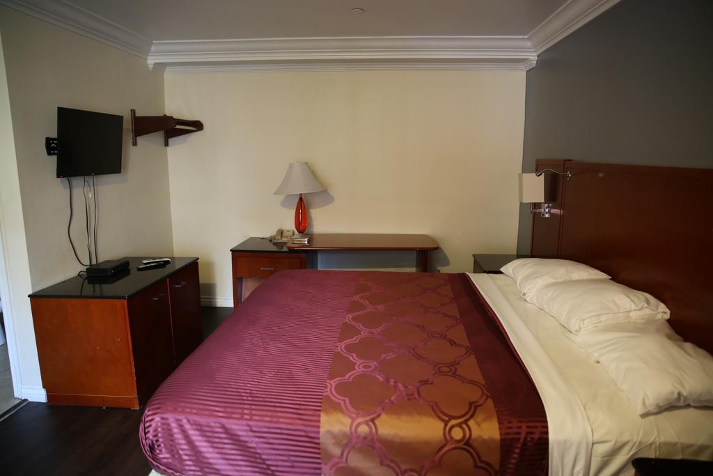 Chateau Inn & Suites Downey Dış mekan fotoğraf