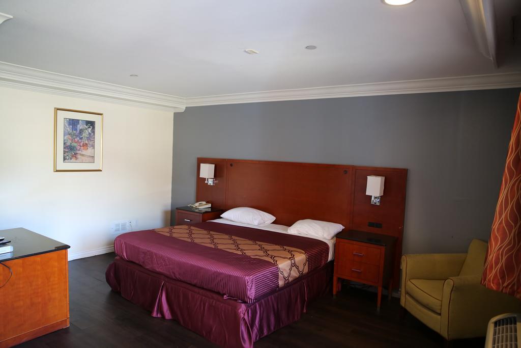 Chateau Inn & Suites Downey Dış mekan fotoğraf